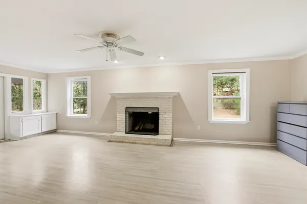 $2,400 | 7585 Skipper Lane, Tallahassee, FL 32317