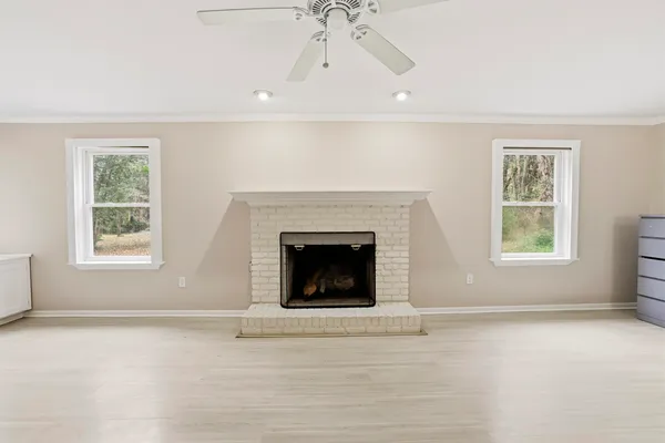 $2,400 | 7585 Skipper Lane, Tallahassee, FL 32317