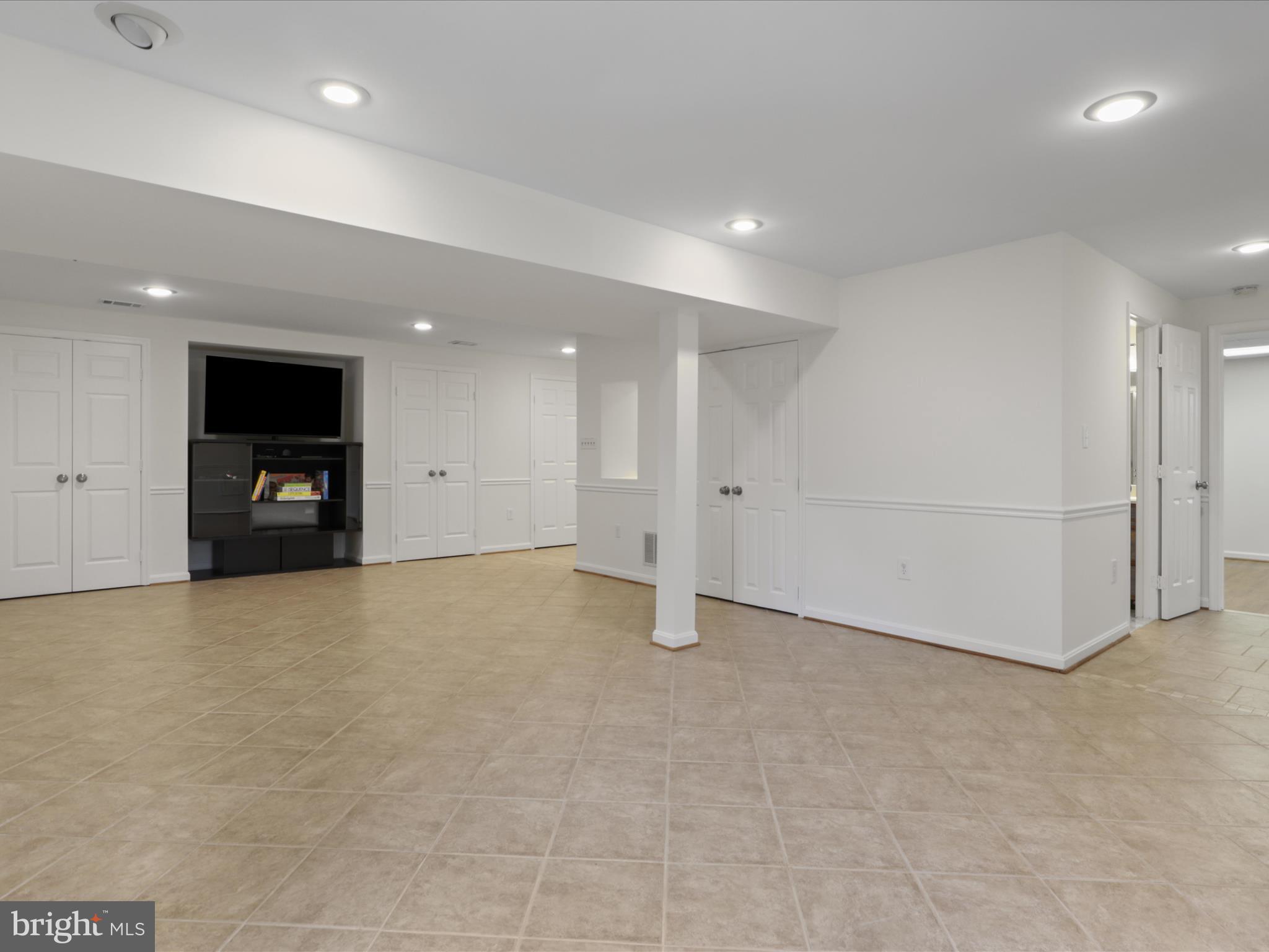 332 Silver Ridge Drive Sterling, VA 20164 - Photo 39 of 53