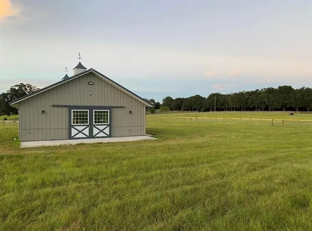 $3,000 | 1500 Southwest 210th Avenue, Unit BARN, Dunnellon, FL 34431