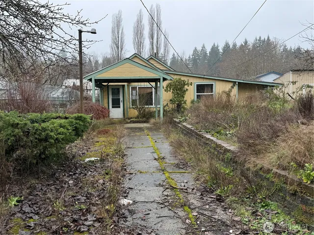 $240,000 | 425 Sunnyhill Road West, Bremerton, WA 98312