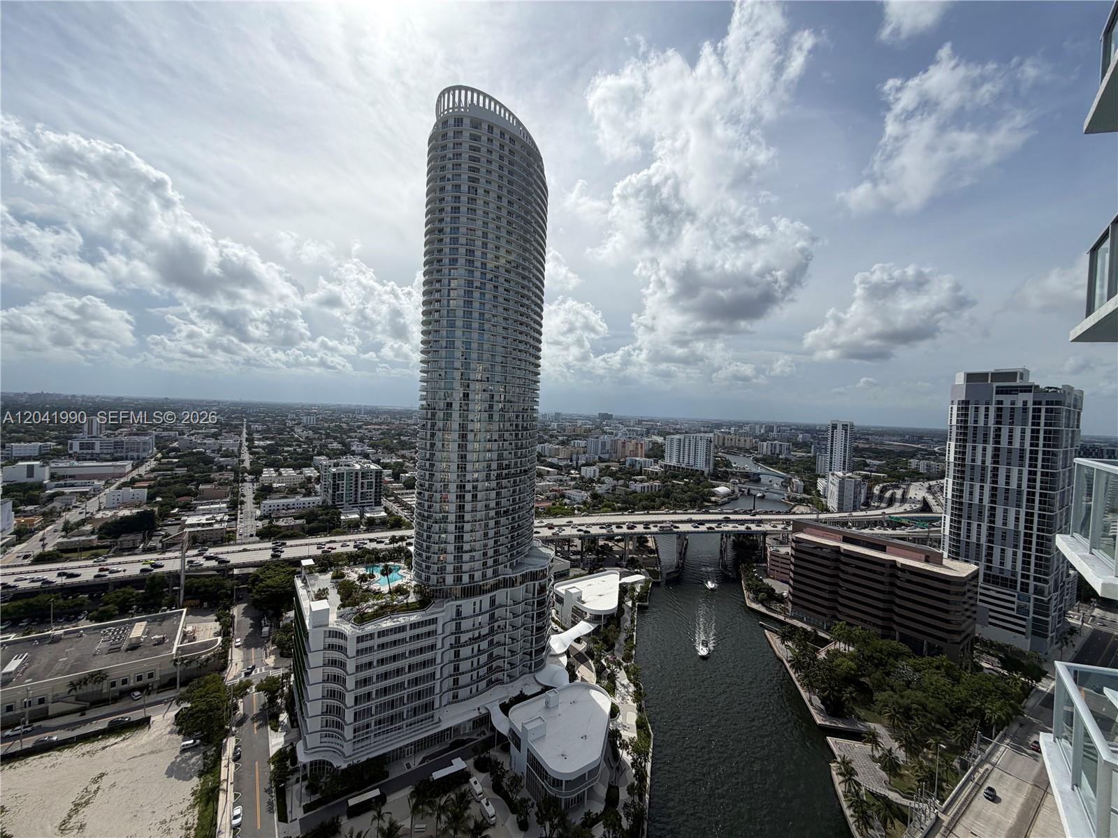 185 Southwest 7th Street, Unit 3200 Miami, FL 33130 - Photo 13 of 13