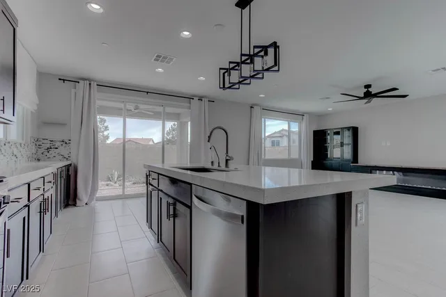 $2,750 | 8874 Howell Street, Las Vegas, NV 89166