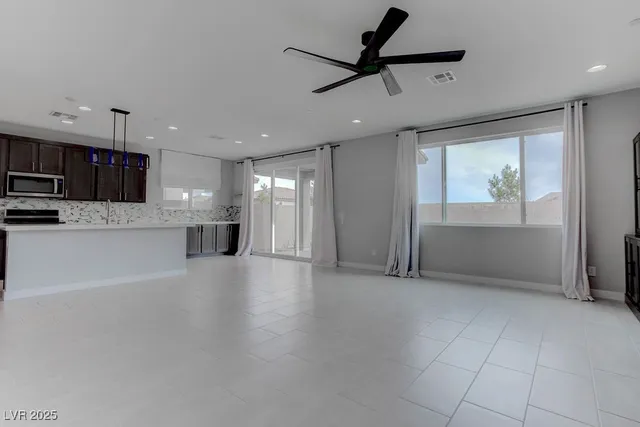 $2,750 | 8874 Howell Street, Las Vegas, NV 89166