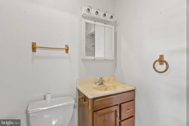 $2,000 | 16197 Thomas Road, Piney Point, MD 20674