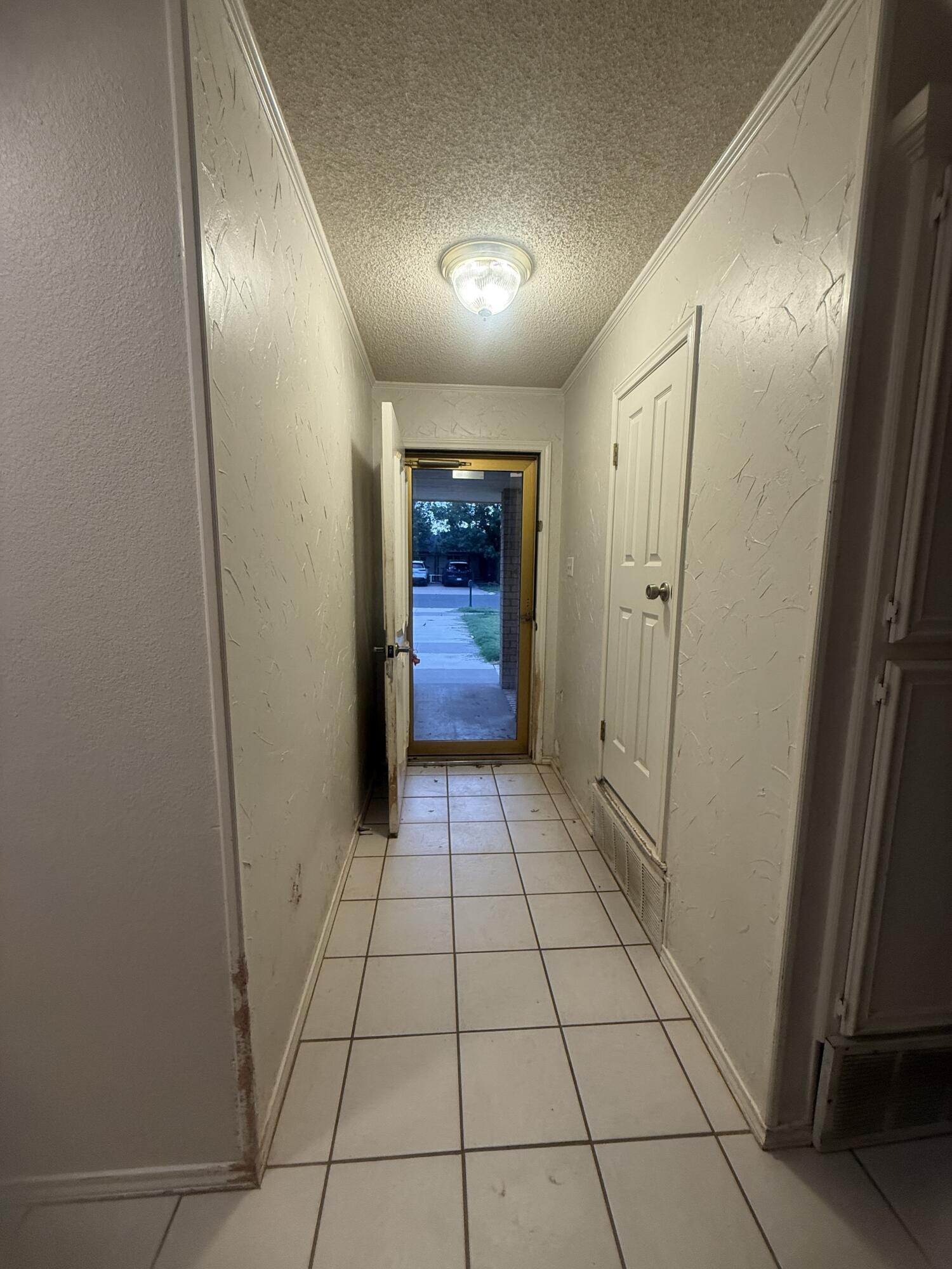 5527 94th Street Lubbock, TX 79424 - Photo 5 of 56 94th entry
