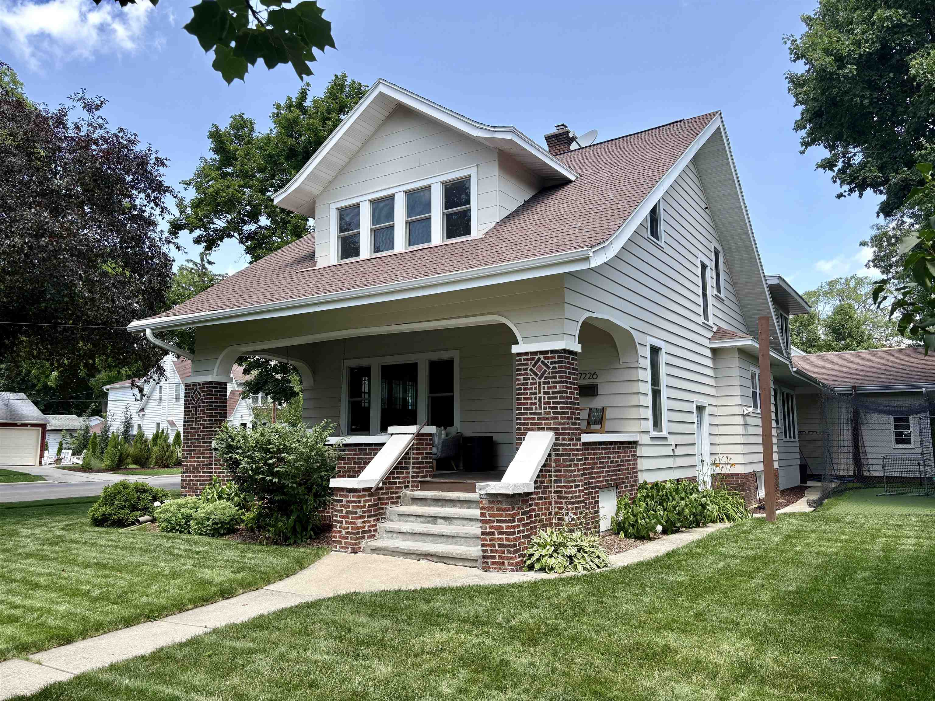 7226 Hubbard Avenue Middleton, WI 53562 - Photo 7 of 54