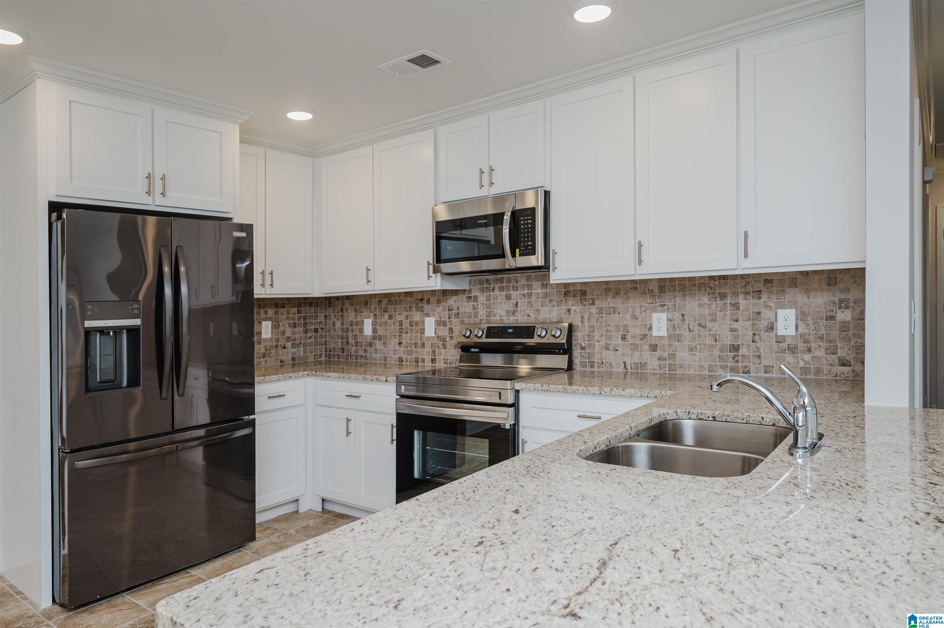 312 8th Street Southwest Alabaster, AL 35007 - Photo 6 of 43