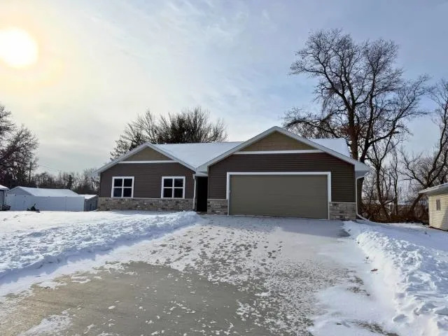$439,000 | 1921 Lone Grove Avenue, Green Bay, WI 54303