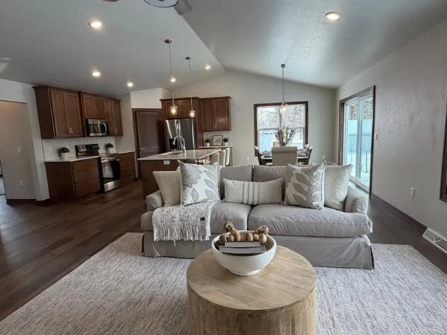 $439,000 | 1921 Lone Grove Avenue, Green Bay, WI 54303