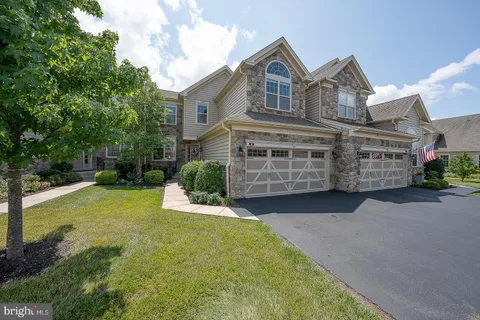 $900,000 | 30 Meadow View Lane, Malvern, PA 19355