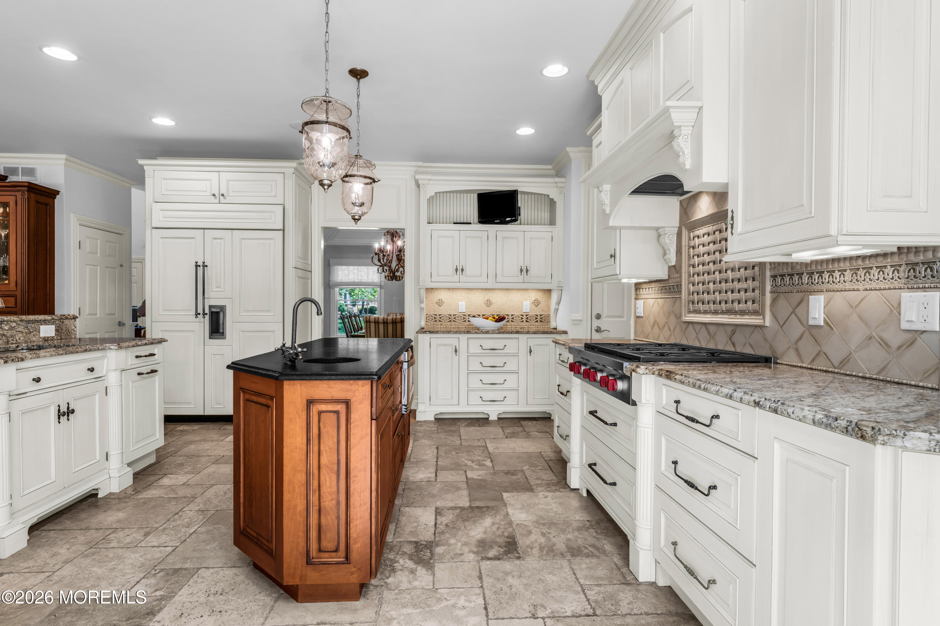 2 Falcon Ridge Circle Holmdel, NJ 07733 - Photo 12 of 83 HOM09793