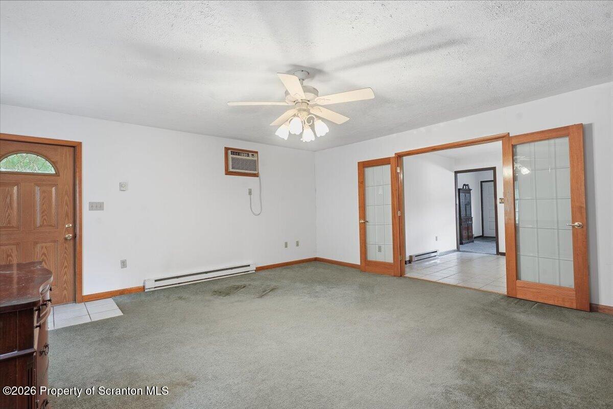 301 Spring Street Archbald, PA 18403 - Photo 27 of 51 21-301_Spring_St_021