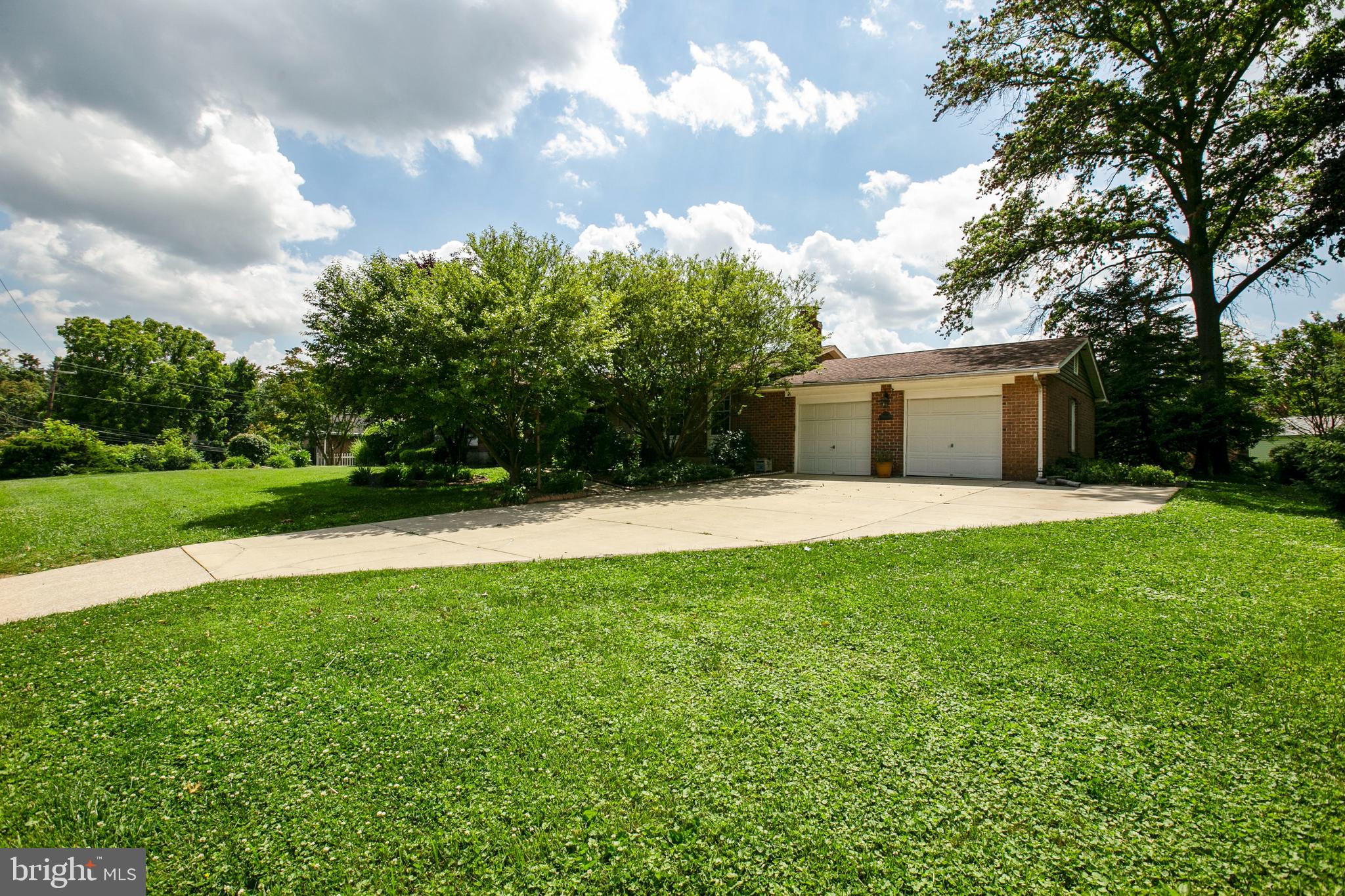 2102 Pot Spring Road Lutherville-Timonium, MD 21093 - Photo 4 of 43 Oversized two car garage