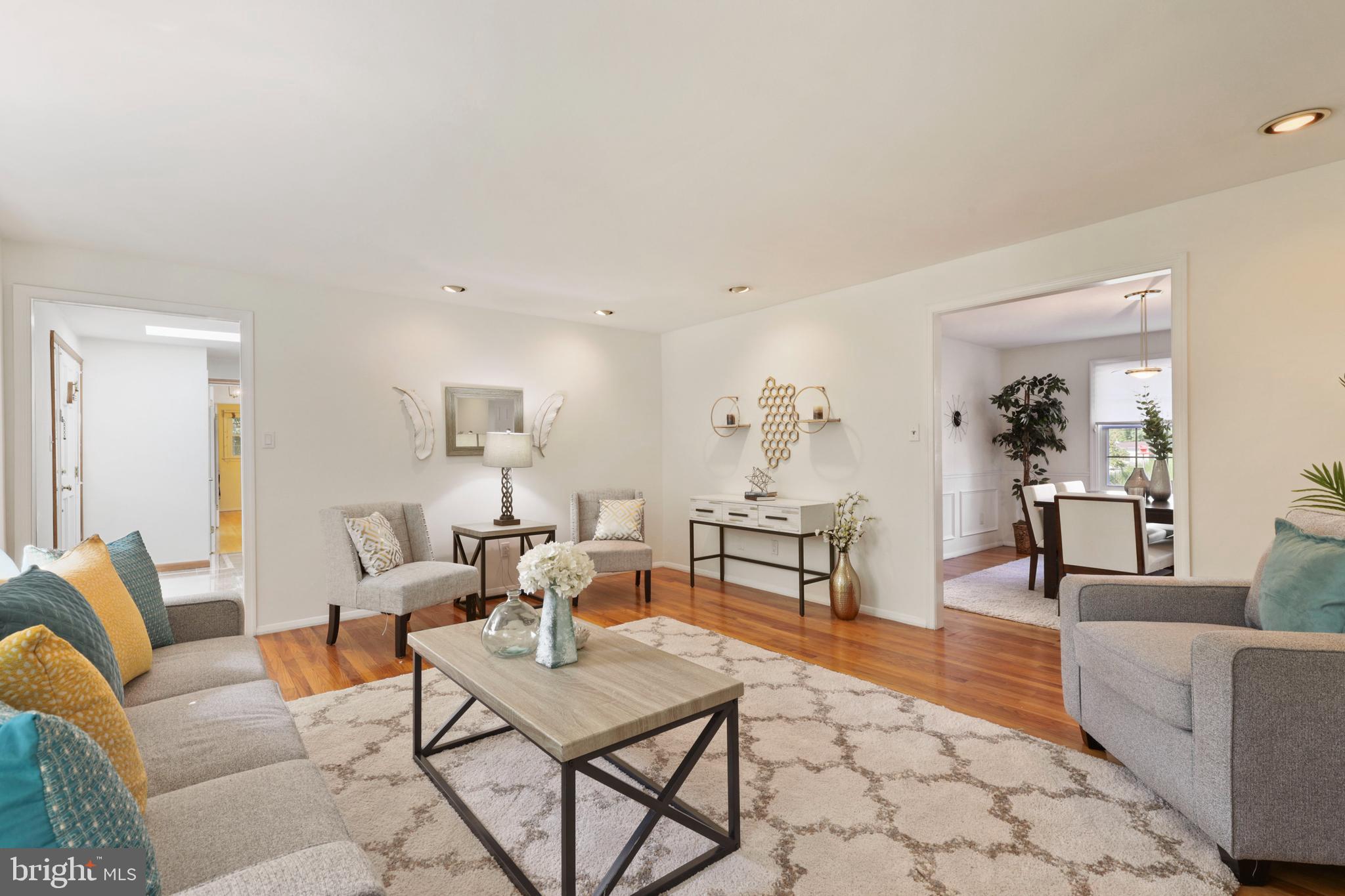 2102 Pot Spring Road Lutherville-Timonium, MD 21093 - Photo 8 of 43 Living room