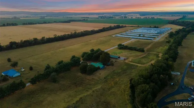 $524,000 | 1369 County Highway, Benton, MO 63736