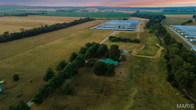 $524,000 | 1369 County Highway, Benton, MO 63736