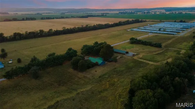 $524,000 | 1369 County Highway, Benton, MO 63736