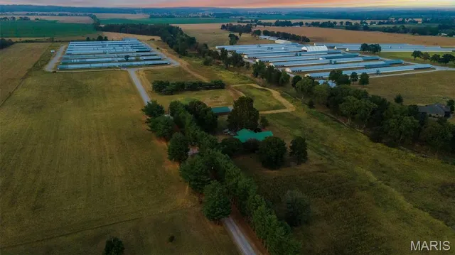 $524,000 | 1369 County Highway, Benton, MO 63736