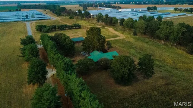 $524,000 | 1369 County Highway, Benton, MO 63736