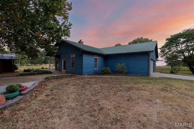 $524,000 | 1369 County Highway, Benton, MO 63736