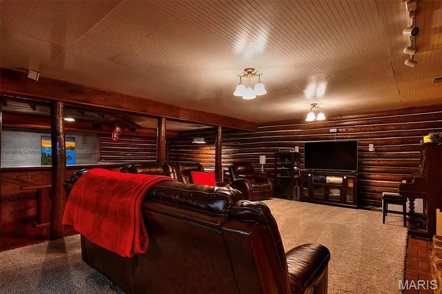 $524,000 | 1369 County Highway, Benton, MO 63736