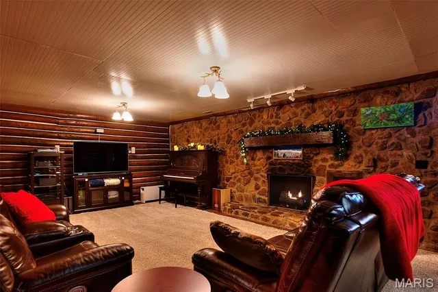 $524,000 | 1369 County Highway, Benton, MO 63736