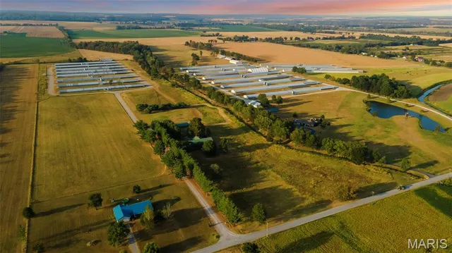 $524,000 | 1369 County Highway, Benton, MO 63736