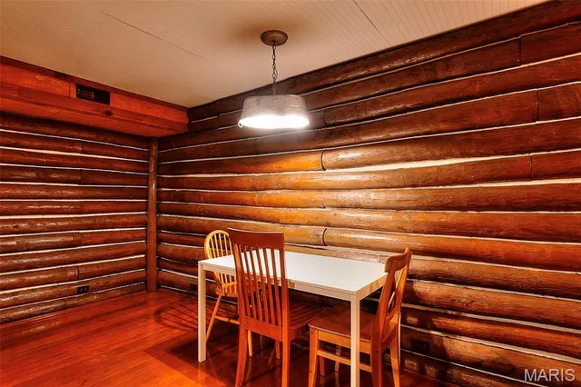 $524,000 | 1369 County Highway, Benton, MO 63736