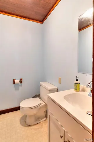 $524,000 | 1369 County Highway, Benton, MO 63736