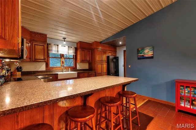 $524,000 | 1369 County Highway, Benton, MO 63736