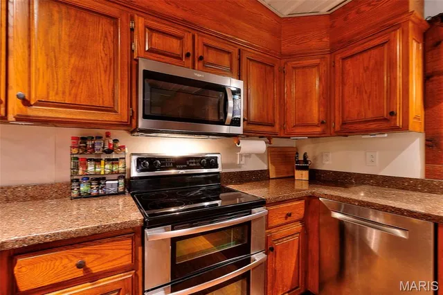 $524,000 | 1369 County Highway, Benton, MO 63736