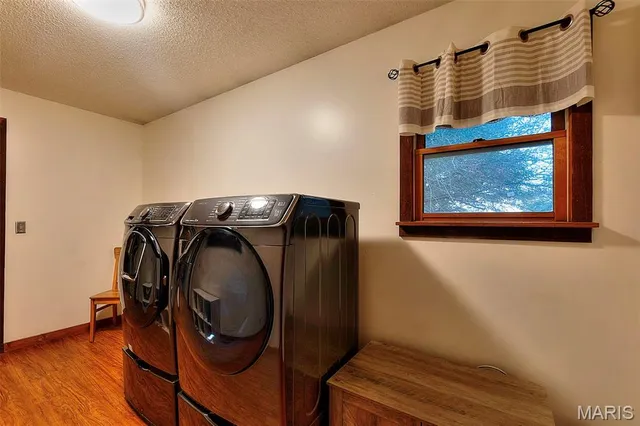 $524,000 | 1369 County Highway, Benton, MO 63736