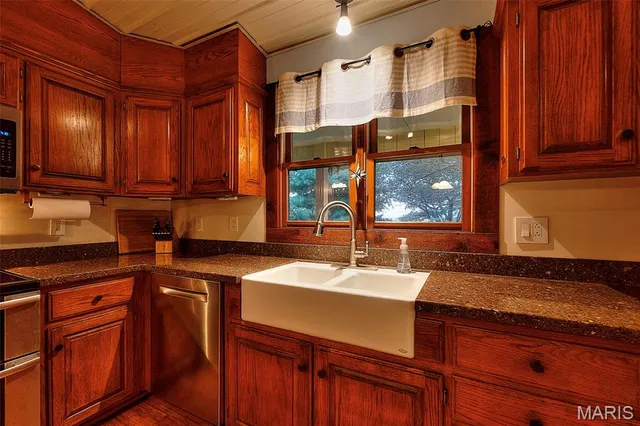 $524,000 | 1369 County Highway, Benton, MO 63736