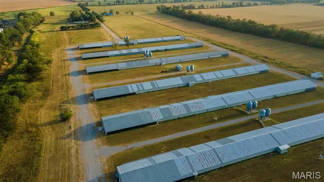 $524,000 | 1369 County Highway, Benton, MO 63736