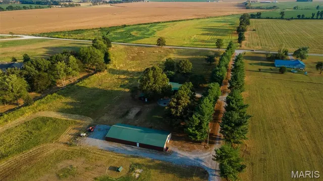 $524,000 | 1369 County Highway, Benton, MO 63736