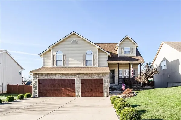 $435,000 | 4011 Northeast 82nd Street, Kansas City, MO 64119
