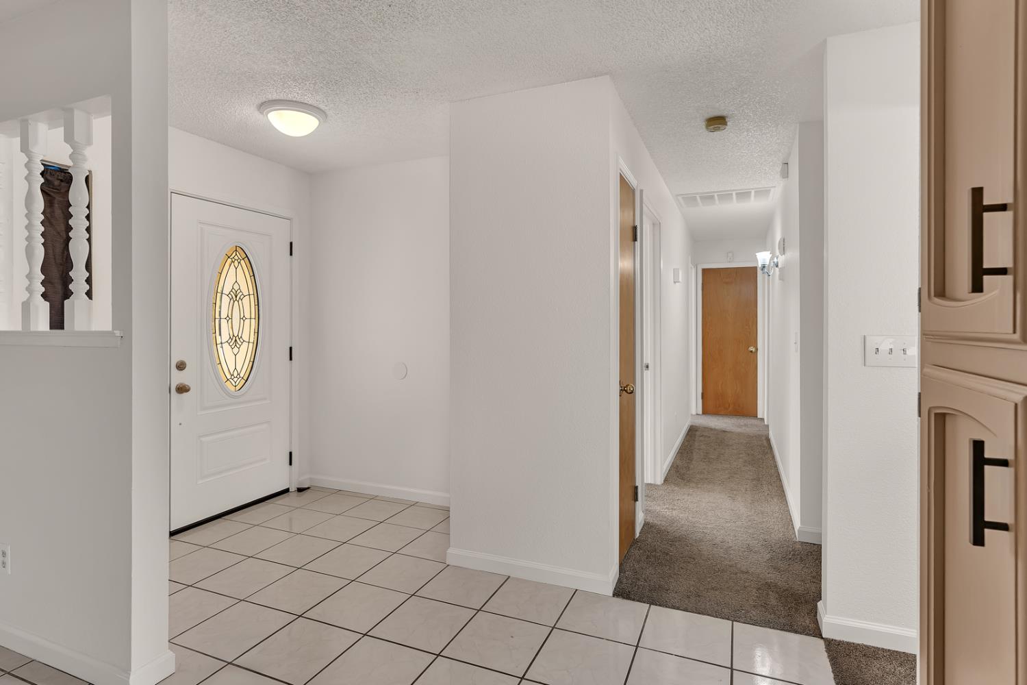 1220 Diamond Way Madera, CA 93637 - Photo 3 of 31 Gallery Image 3
