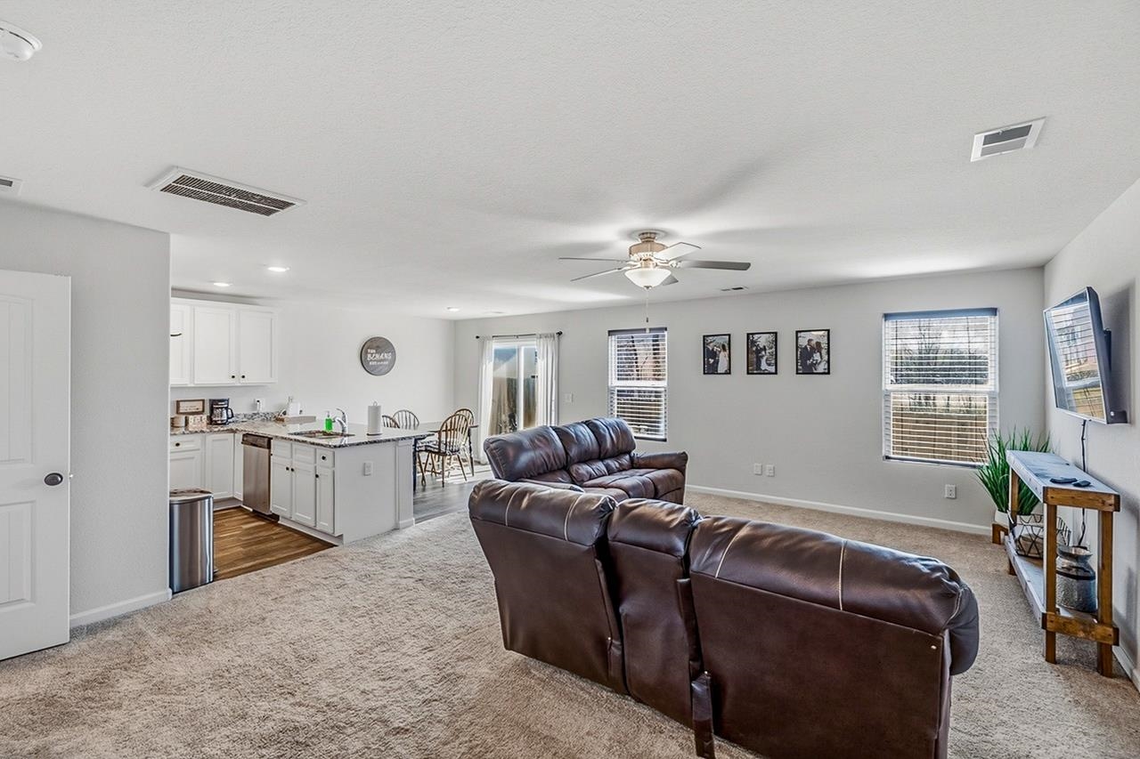 2182 Southlea Drive Inman, SC 29349 - Photo 2 of 32