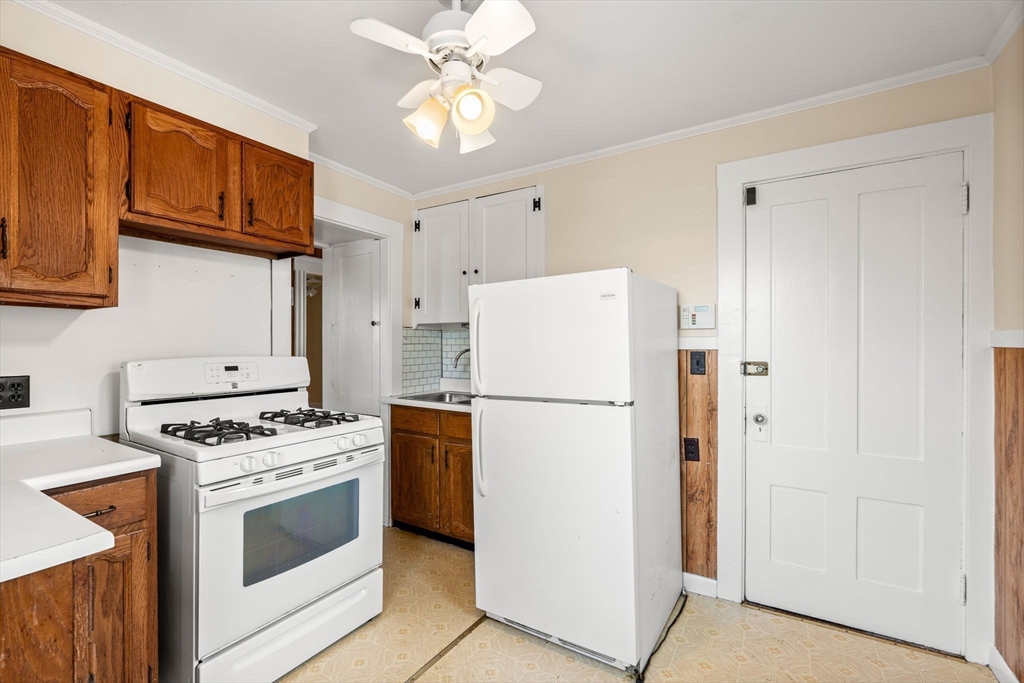 74 Myrtle Street Lynn, MA 01905 - Photo 13 of 37
