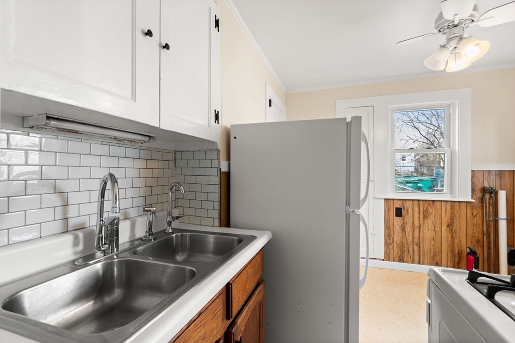 74 Myrtle Street Lynn, MA 01905 - Photo 15 of 37