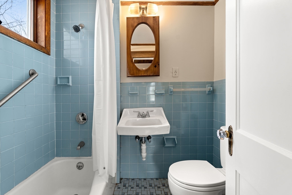 74 Myrtle Street Lynn, MA 01905 - Photo 10 of 37