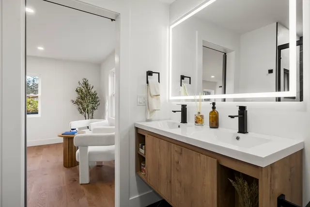 $949,900 | 290 Park Street, North Reading, MA 01864