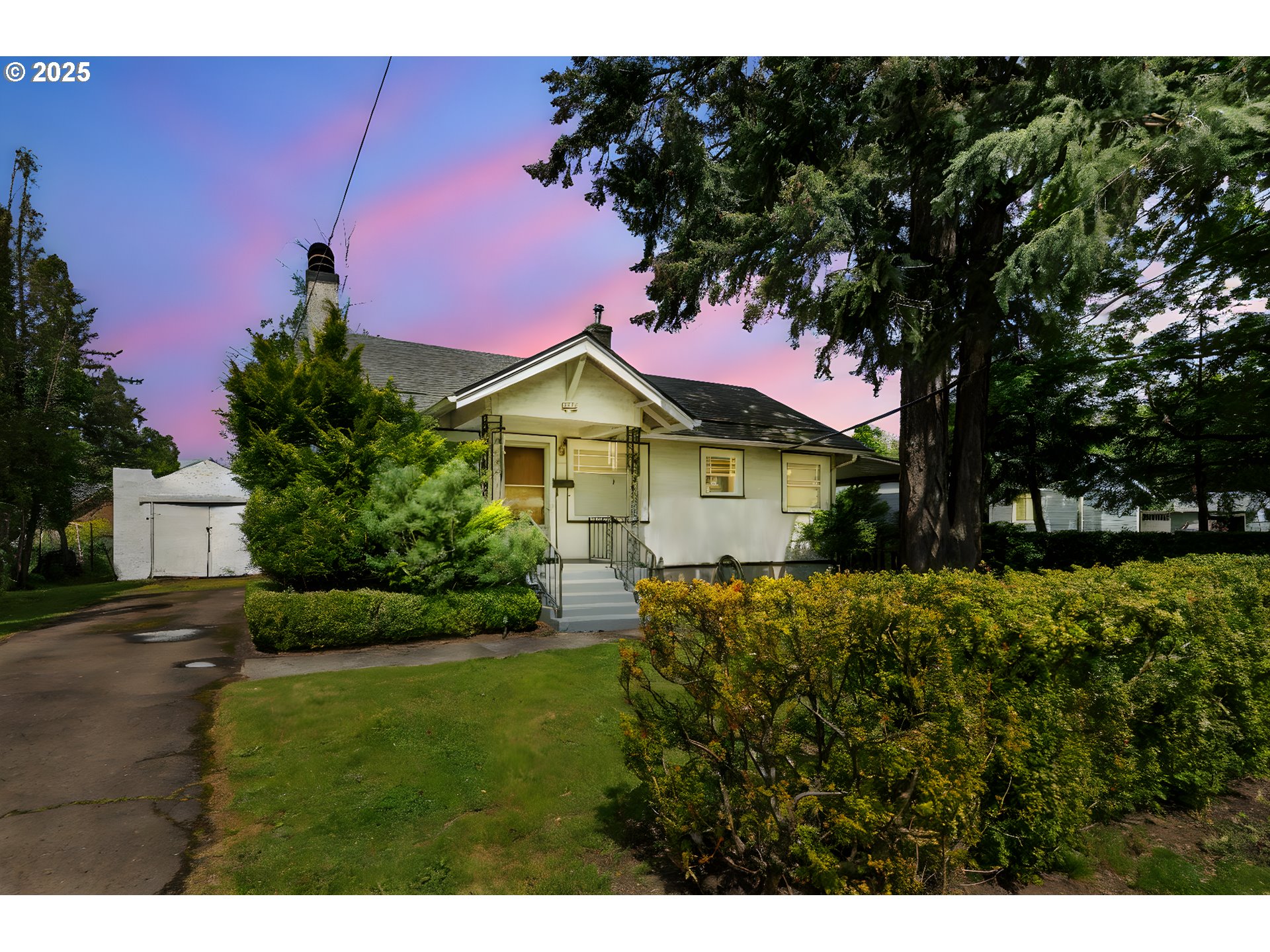 5617 Southeast Rural Street Portland, OR 97206 - Photo 1 of 27 Gallery Image 1