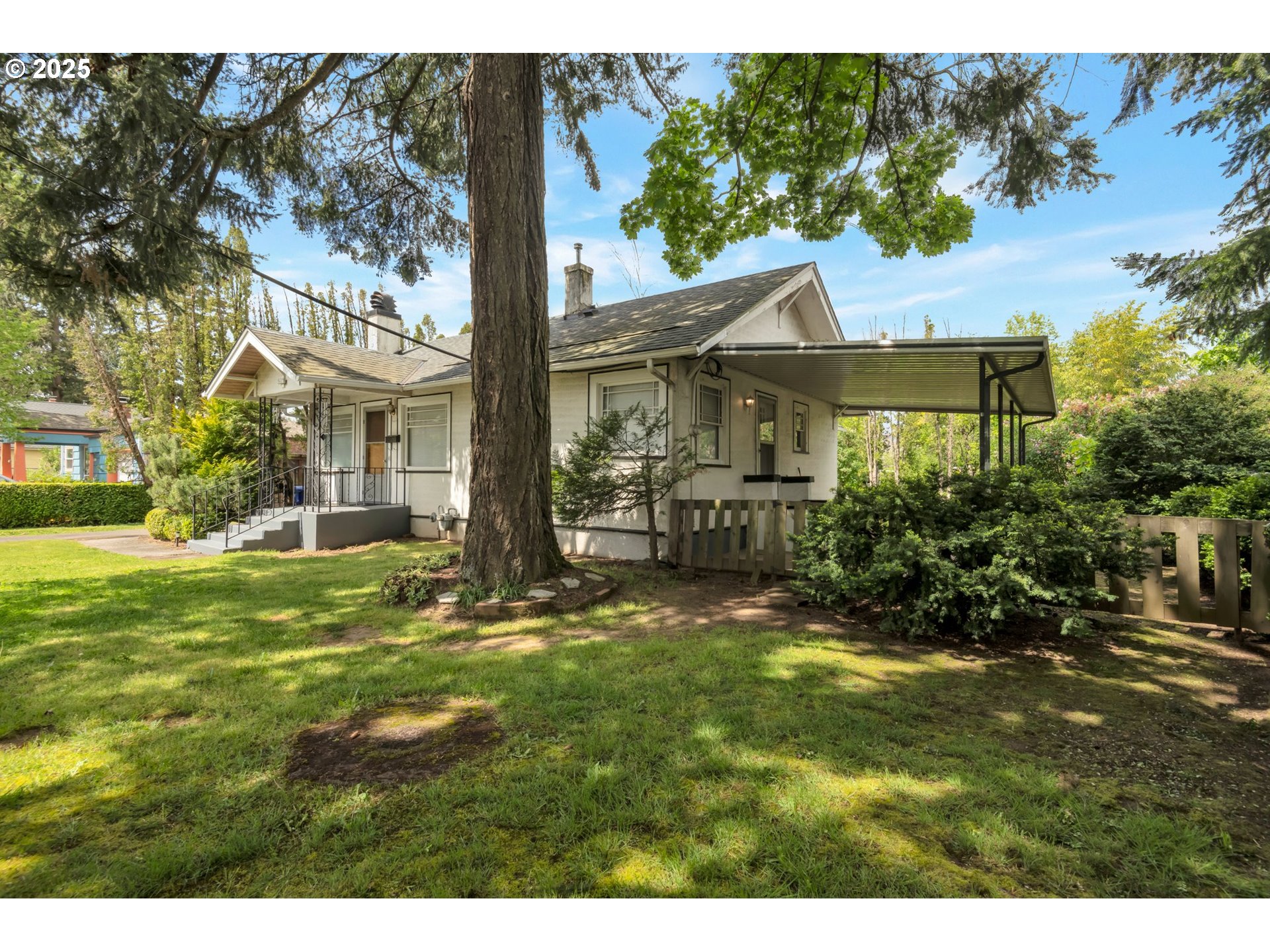 5617 Southeast Rural Street Portland, OR 97206 - Photo 3 of 27 Gallery Image 3