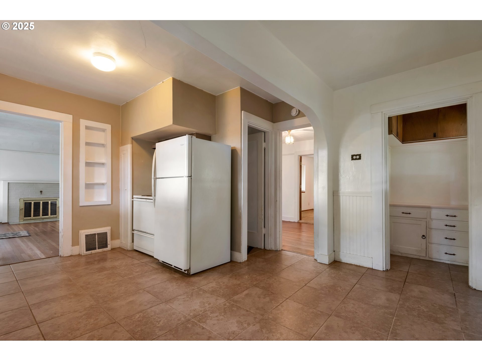 5617 Southeast Rural Street Portland, OR 97206 - Photo 9 of 27 Gallery Image 9