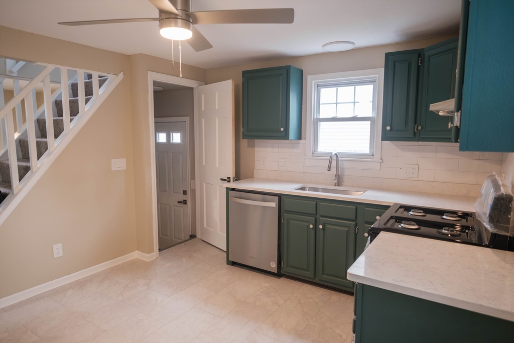 109 Powell Avenue Springfield, MA 01118 - Photo 11 of 33 Gallery Image 11