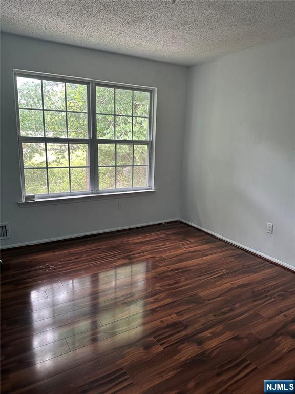 1026 Castle Road Mahwah, NJ 07430 - Photo 16 of 23