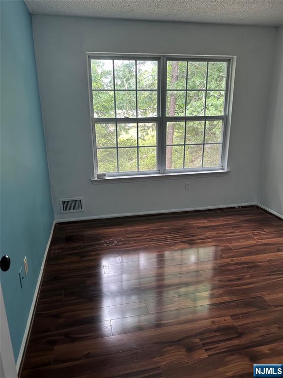 1026 Castle Road Mahwah, NJ 07430 - Photo 17 of 23