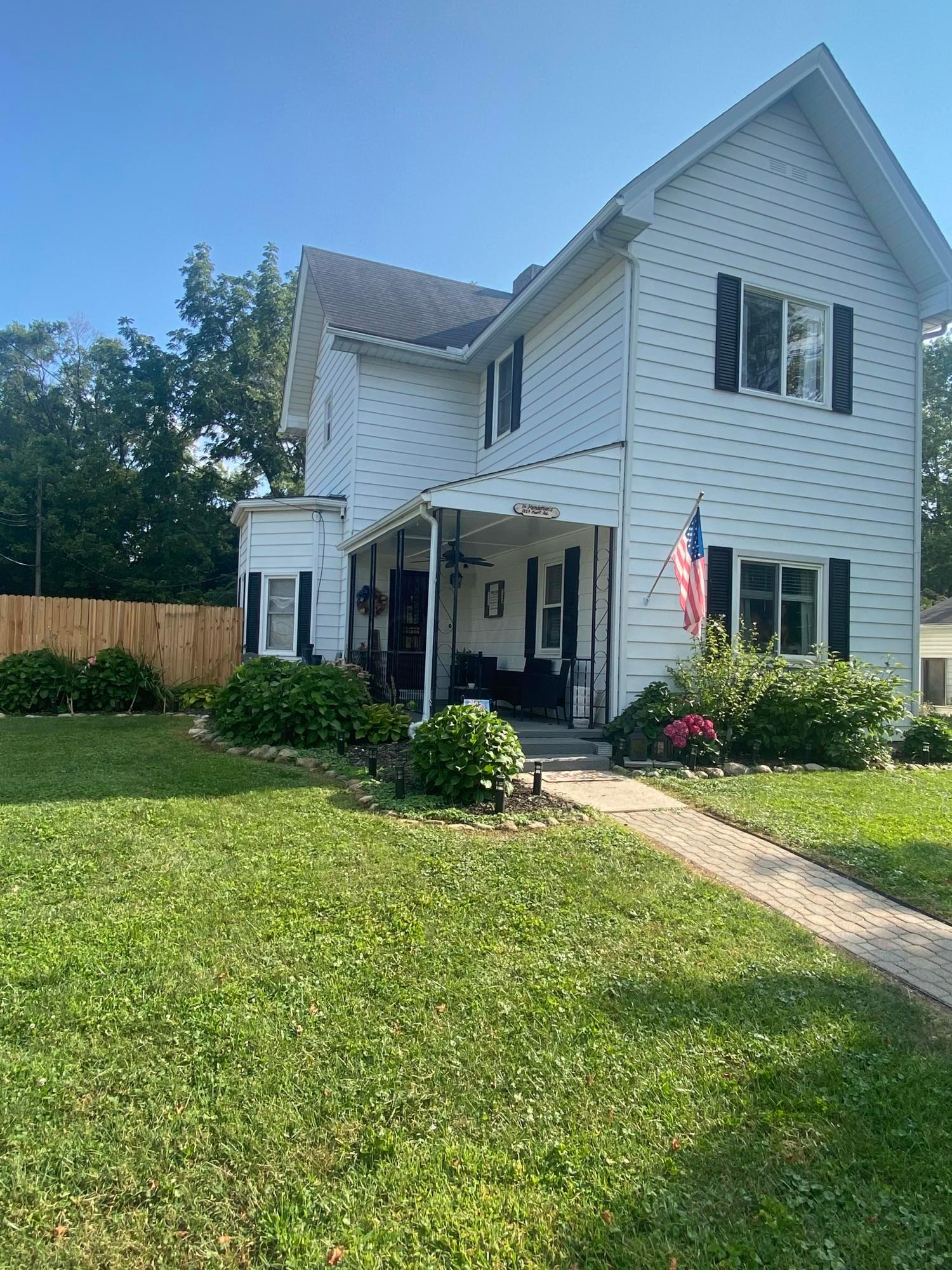 1229 Hart Road Columbus, OH 43223 - Photo 1 of 15